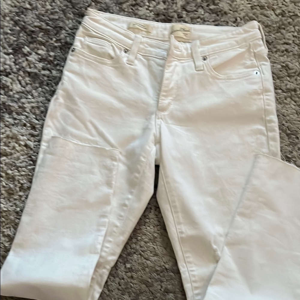 Universal Thread Women's mid rise, skinny new white Jeans